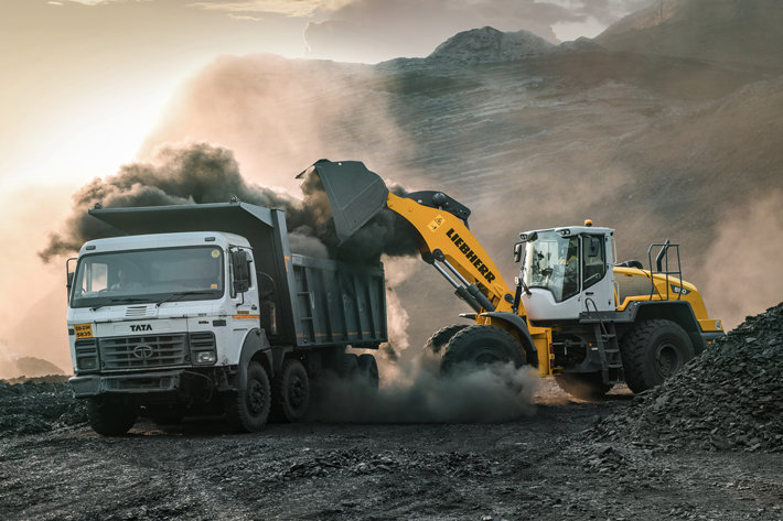 RISING TO MEET GLOBAL CHALLENGES: LIEBHERR LAUNCHES THREE NEW WHEEL LOADERS